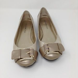 Gold Bandolino Flats